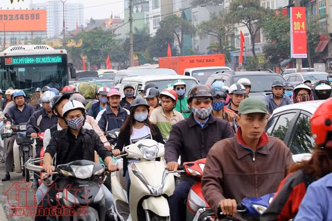 Người dân 'rồng rắn' về quê nghỉ lễ 30/4 ảnh 1