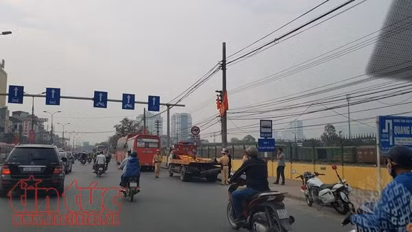 Căng sức kiểm soát giao thông dịp nghỉ lễ 30/4 - 1/5 ảnh 1