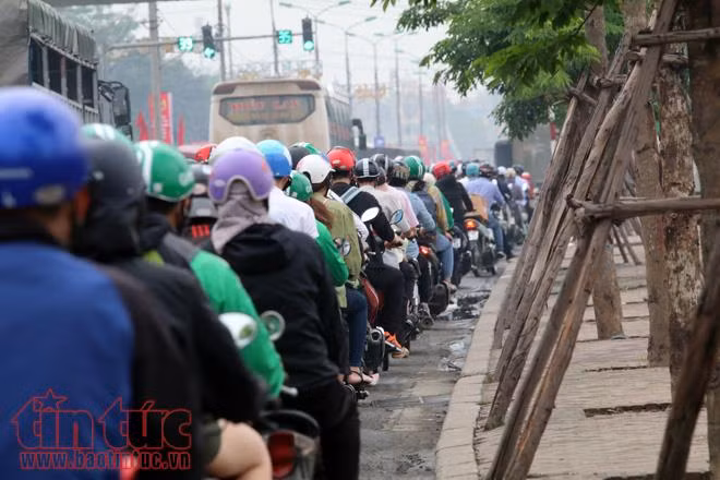 Người dân 'rồng rắn' về quê nghỉ lễ 30/4 ảnh 2