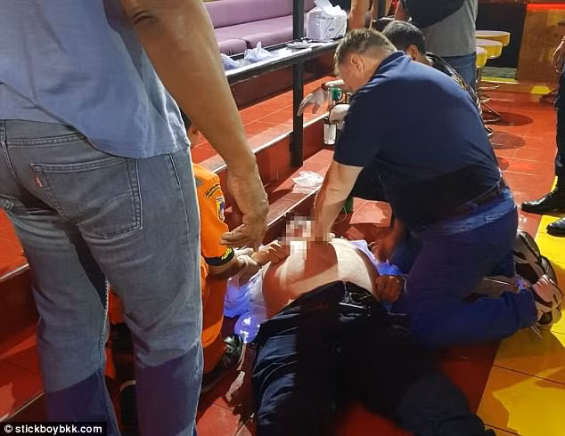 Du khách Anh trụy tim tử vong khi đang xem múa thoát y ảnh 1