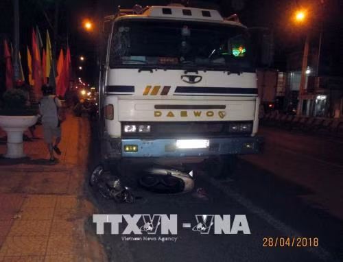 Tai nạn giao thông trên đường Hồ Chí Minh, 4 người thương vong ảnh 1