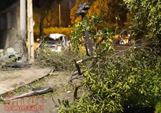 Ô tô tông hàng loạt xe máy, 1 người chết và nhiều người bị thương ảnh 3