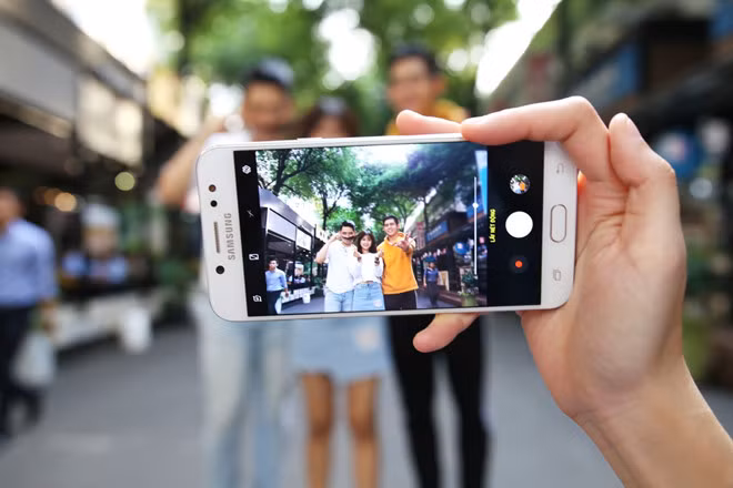 Những mẫu smartphone giá 7 triệu đáng mua nhất hiện nay ảnh 3