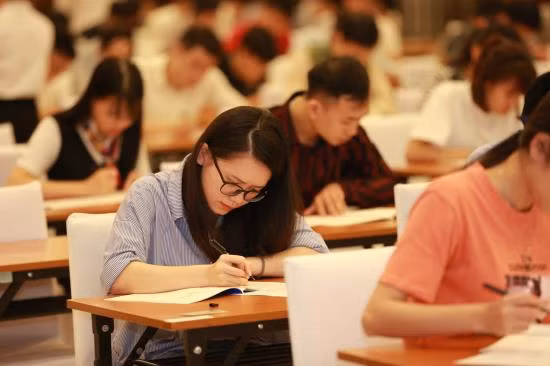 Tổ chức vòng thi GSAT cho 4.000 kỹ sư và cử nhân ảnh 2