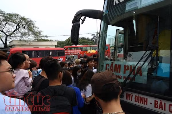 Ùn tắc kéo dài tại các cửa ngõ Thủ đô ảnh 3