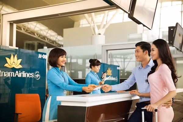 Vietnam Airlines bố trí lại quầy làm thủ tục cho hành khách ưu tiên ảnh 1