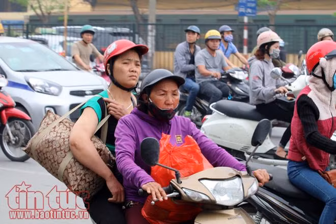 Người dân 'rồng rắn' về quê nghỉ lễ 30/4 ảnh 3