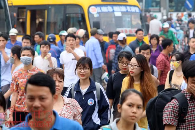 Người dân 'rồng rắn' về quê nghỉ lễ 30/4 ảnh 14