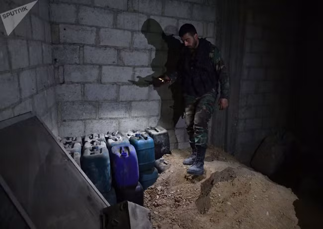 Bên trong phòng thí nghiệm hóa học của phiến quân tại Syria ảnh 7