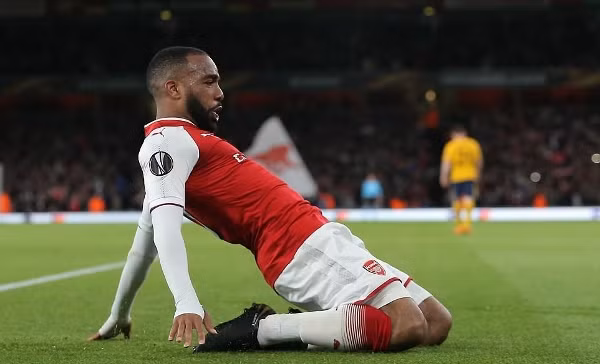 Xem màn trình diễn cuối cùng ở đấu trường châu Âu trên sân Emirates của HLV Wenger ảnh 1