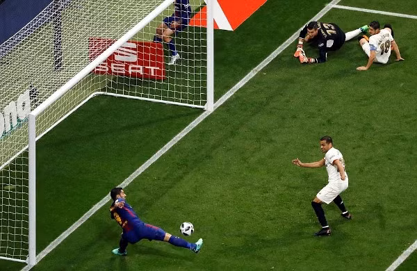 Đè bẹp Sevilla 5-0, Barcelona đăng quang Cúp nhà vua Tây Ban Nha ảnh 2