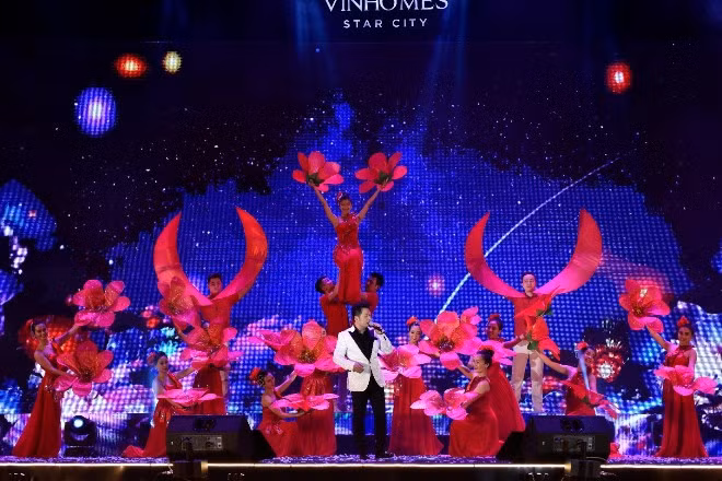 Đại nhạc hội 'Vũ điệu ngôi sao': Rạng rỡ Vinhomes Star City ảnh 1
