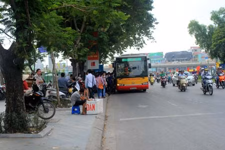 Nỗi niềm xe buýt ảnh 2