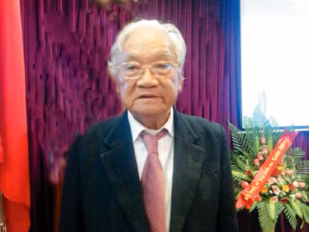 Nước mắt chảy trên những trang thơ ảnh 1