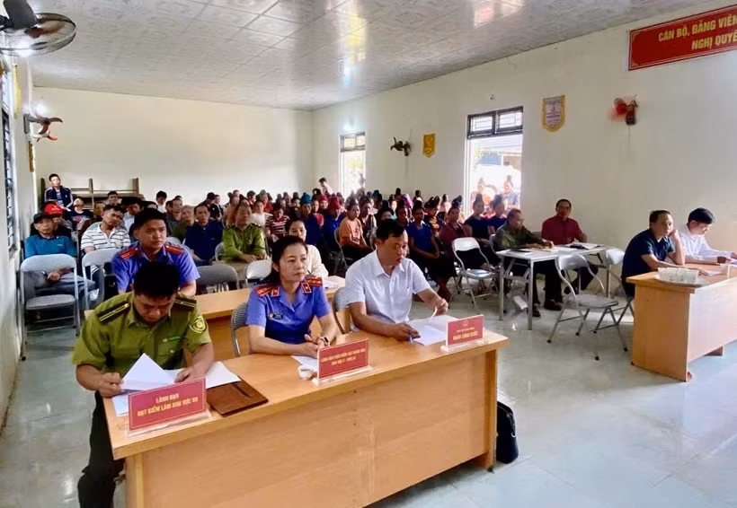 Hội nghị phổ biến, giáo dục pháp luật tại bản Bảng, xã Chiềng Sơ.