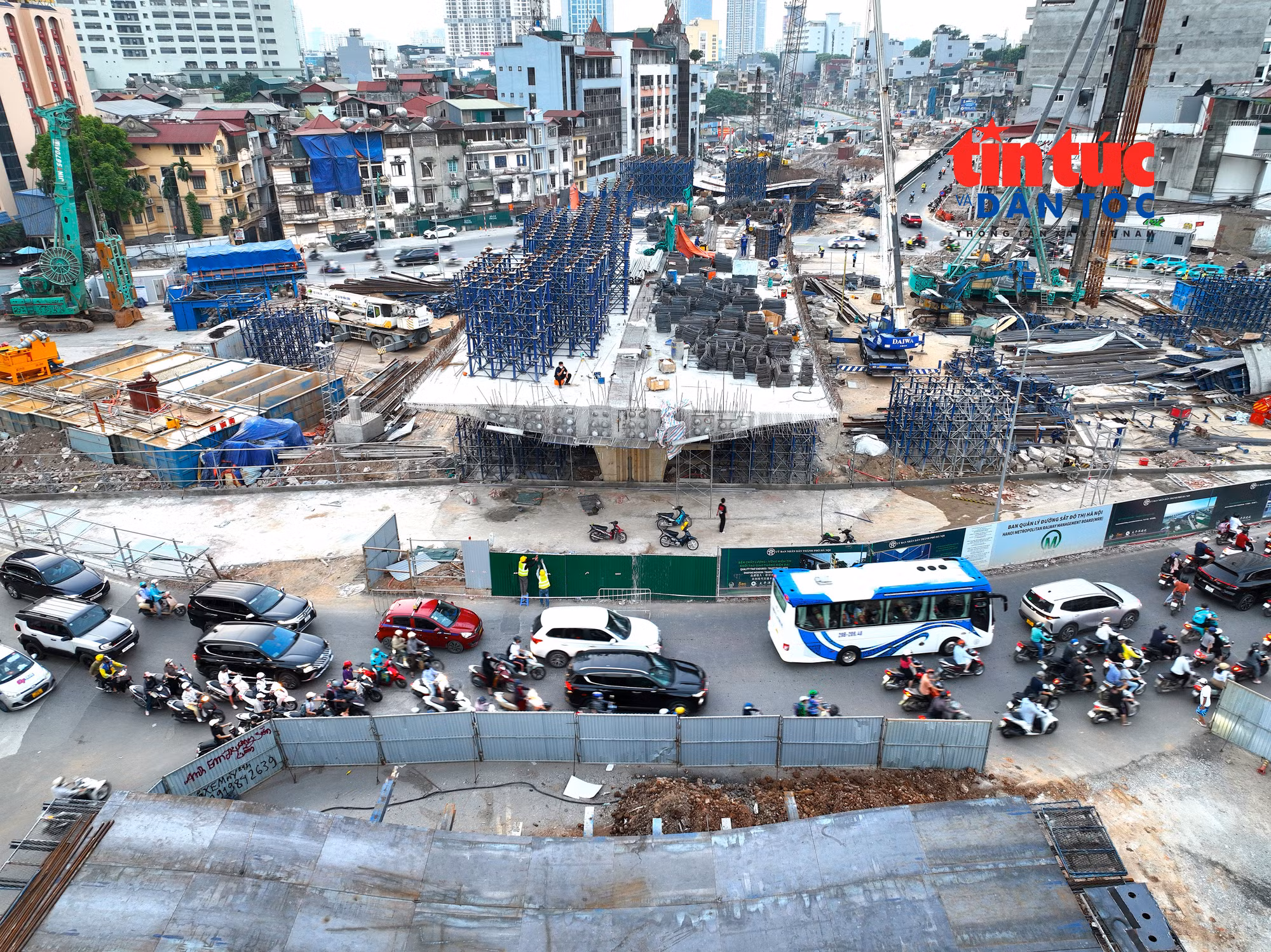 vanh-dai-2077.jpg