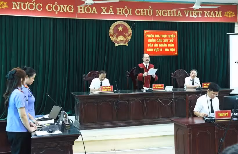 Tòa án nhân dân khu vực 5 - Hà Nội mở phiên tòa xét xử vụ án dân sự công ích đầu tiên do Viện kiểm sát thực hiện quyền khởi kiện theo Nghị quyết 205, buộc doanh nghiệp hoàn thành nghĩa vụ nộp thuế cho Nhà nước.