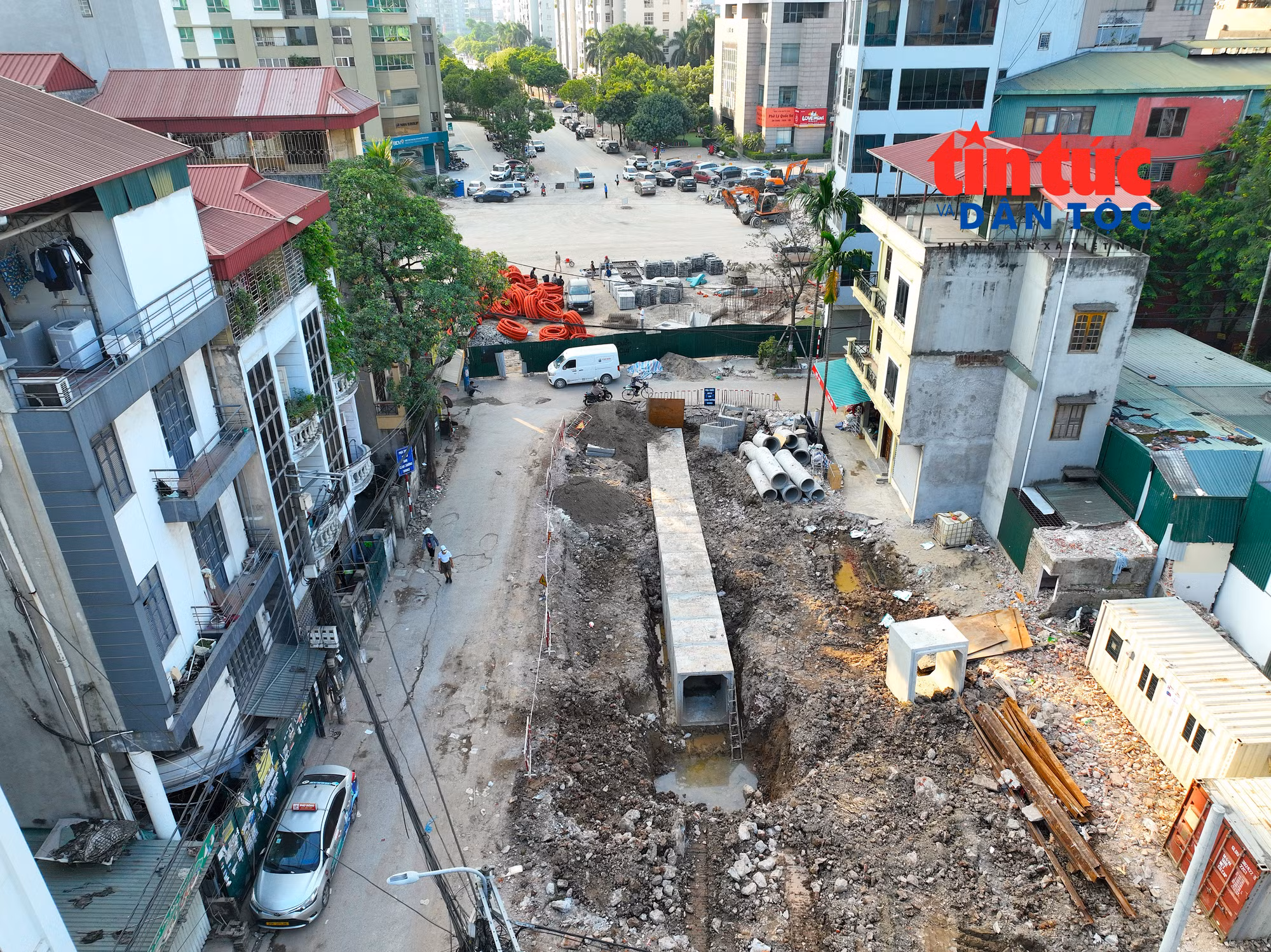 Thi công hệ thống cống thoát nước tại ngõ 381 Nguyễn Khang.