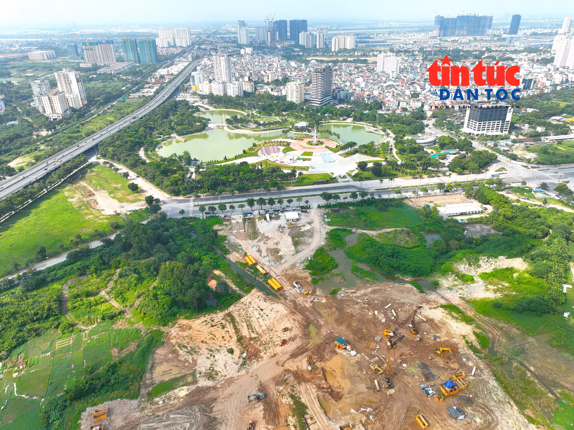 Dự án được khởi công ngày 3/2/2026 nhân kỷ niệm 96 năm Ngày thành lập Đảng Cộng sản Việt Nam. Chủ đầu tư dự án là Cục Quản trị, Văn phòng Trung ương Đảng.