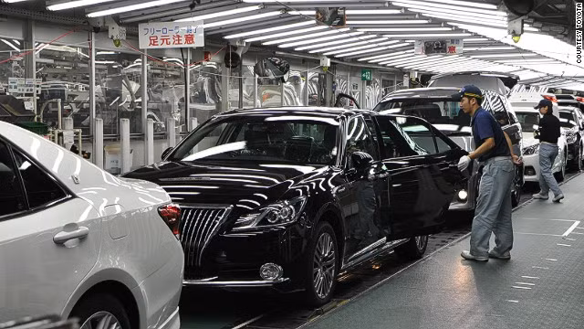  Bị ông Trump cảnh báo đánh thuế nặng, Toyota mất ngay 1,2 tỷ USD ảnh 1