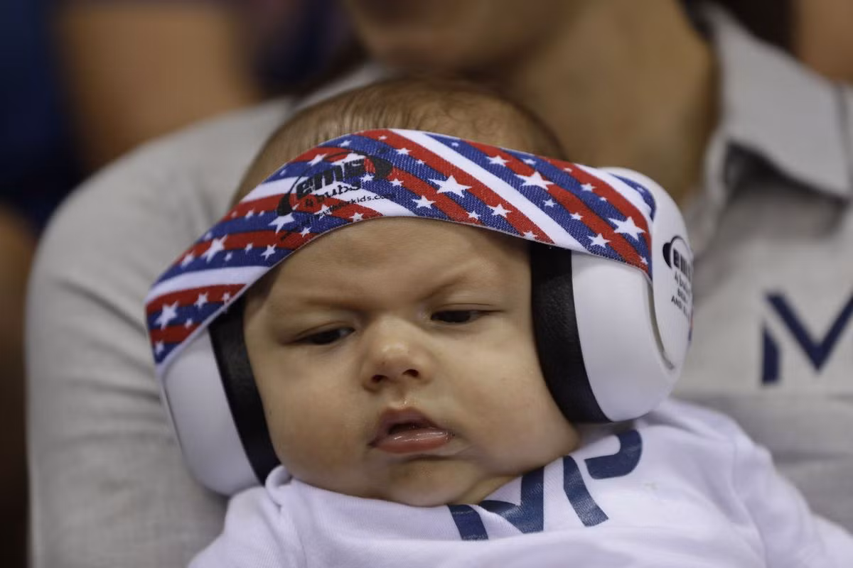 Học cách kiên nhẫn như Michael Phelps dạy con tập bơi ảnh 1