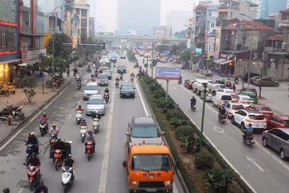 Phát hoảng vì những pha tạt đầu và cướp làn đường xe buýt nhanh ảnh 1