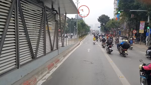 Phạt nguội đến 1,2 triệu đồng phương tiện tạt đầu, cướp làn xe buýt nhanh ảnh 2