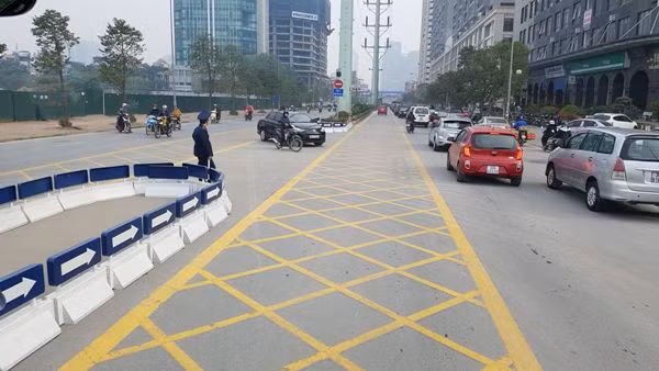 Bố trí 3 nút giao cấm rẽ trái, 12 điểm quay đầu trên tuyến buýt nhanh ảnh 2