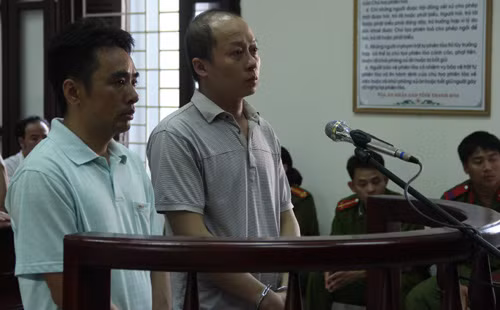 Hai cán bộ kiểm lâm ngồi tù vì nhận hối lộ ảnh 1