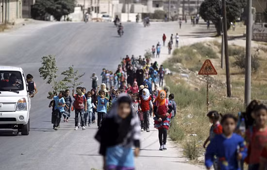 Lớp học trong vùng chiến sự ở Syria ảnh 1