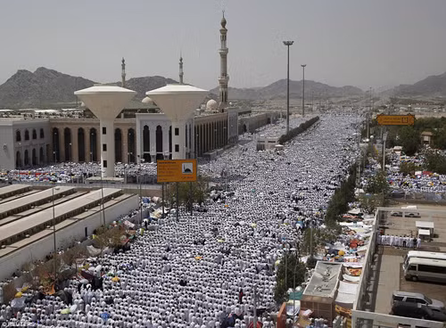 Hiện trường ngổn ngang vụ giẫm đạp gần thánh địa Mecca ảnh 11