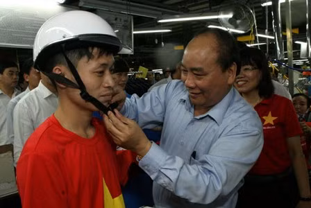 Phát động công nhân, viên chức thực hiện an toàn giao thông ảnh 4
