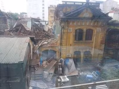 Tòa nhà bị sập đã từng được xin phá dỡ ảnh 1
