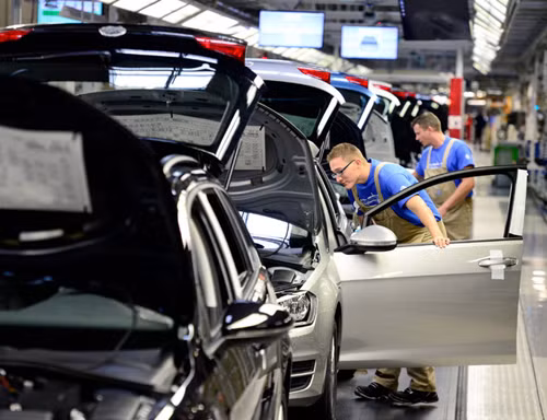 Volkswagen xin lỗi vì gian lận khí thải ảnh 1