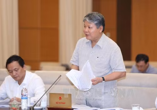 Mở rộng đối tượng điều chỉnh của Luật ban hành quyết định hành chính ảnh 1