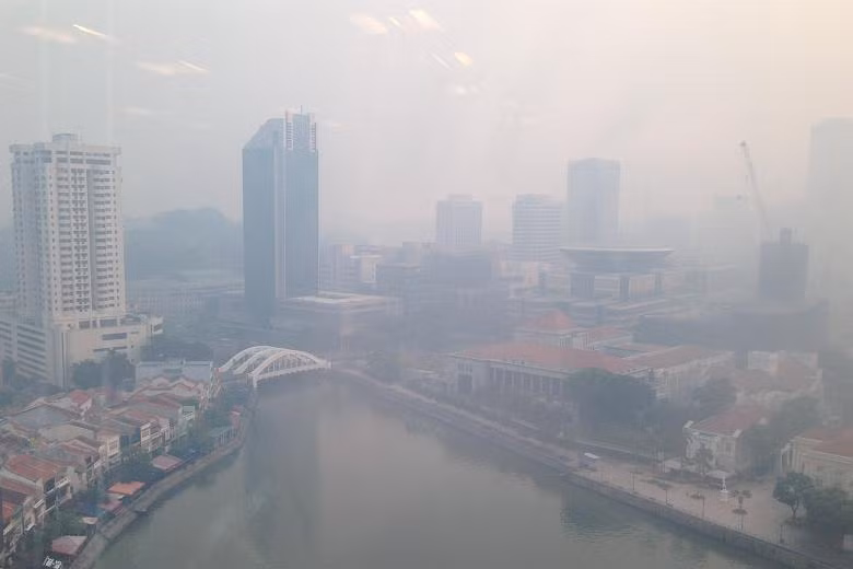 Các trường học Singapore đóng cửa do ô nhiễm khói bụi ảnh 1