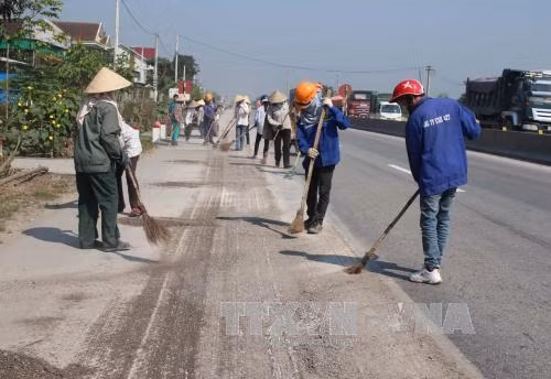 Khắc phục hằn lún trên Quốc lộ 1 trước 30/9 ảnh 2