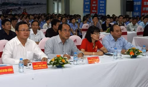 Phát động công nhân, viên chức thực hiện an toàn giao thông ảnh 1