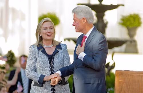 Ông Bill Clinton bênh vực bà Hillary về bê bối email ảnh 1