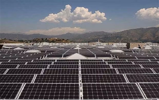 EU điều tra bán phá giá kính năng lượng Mặt trời của Trung Quốc ảnh 1