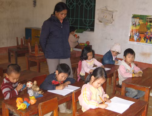 Những cô giáo mang tuổi xuân “cắm bản” ảnh 3