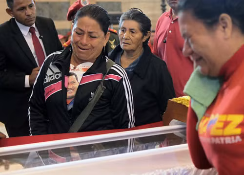 Chùm ảnh lễ viếng Tổng thống Hugo Chavez ảnh 10