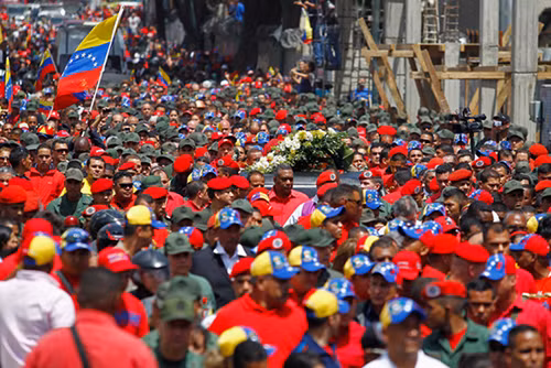 Biển người tiễn đưa di hài cố tổng thống Chavez ảnh 6