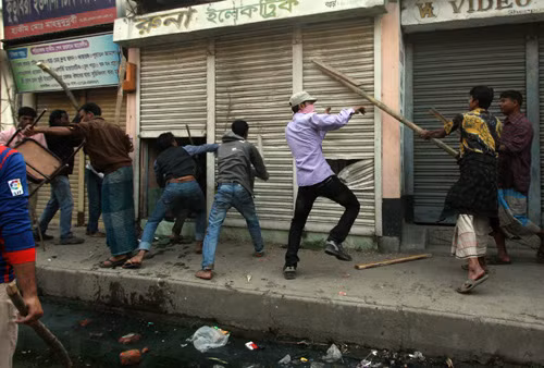 Bangladesh tê liệt vì xung đột ảnh 1