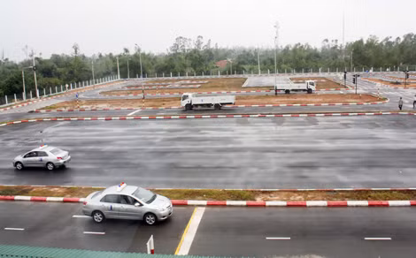 Tăng phí thi bằng lái ô tô, xe máy ảnh 1