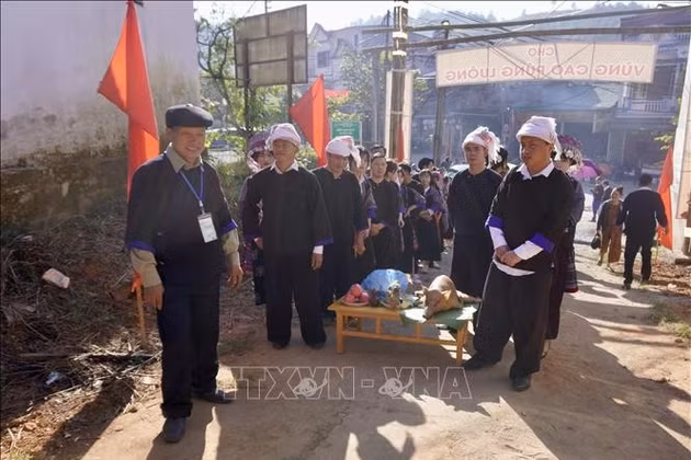 Sôi nổi Lễ mừng cơm mới của người Mông vùng cao Púng Luông