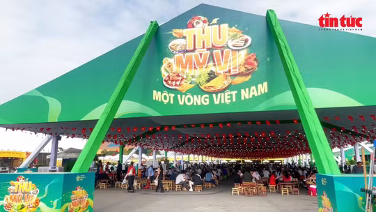 Trải nghiệm ẩm thực ba miền giữ lòng Thủ đô