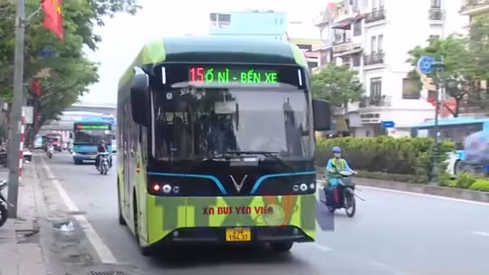 Hà Nội tăng tốc xanh hóa giao thông công cộng