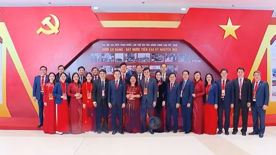 Dưới cờ Đảng – Đất nước tiến vào kỷ nguyên mới