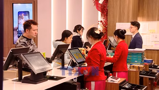 Phim Việt áp đảo rạp Tết